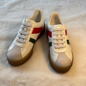 Franco Sarto Vinto White Sneakers w/  Red and Green Stripes Size 7.5